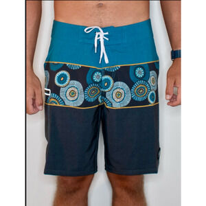 Hulakai Performance Apparel Hawaiin Men's Lido Boardshorts Size 38